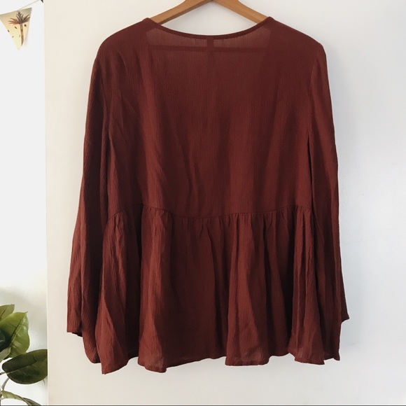 Gorgeous Peplum Top - Picture 5 of 5